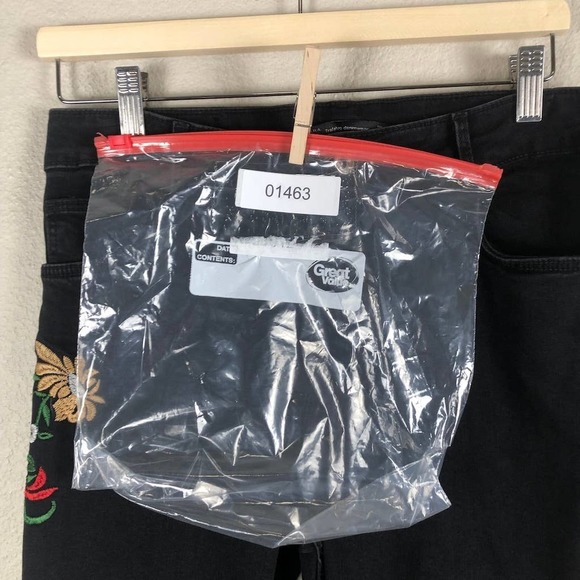 Zara Black Straight Leg Jeans with Floral Embroidery - Picture 15 of 15